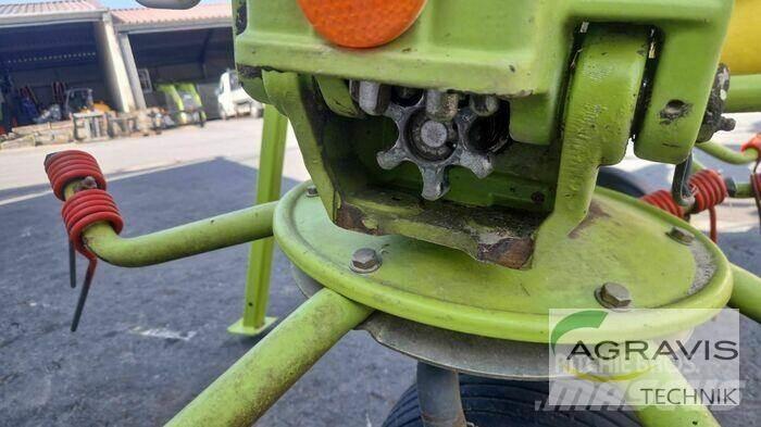 CLAAS VOLTO 700 犁耙和摊草机