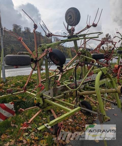 CLAAS VOLTO 740 H 犁耙和摊草机