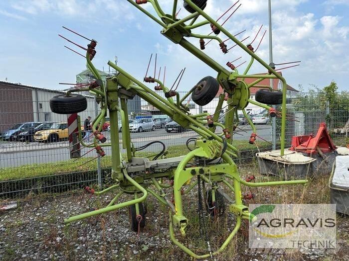 CLAAS VOLTO 770 犁耙和摊草机