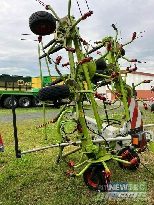 CLAAS VOLTO 900 犁耙和摊草机