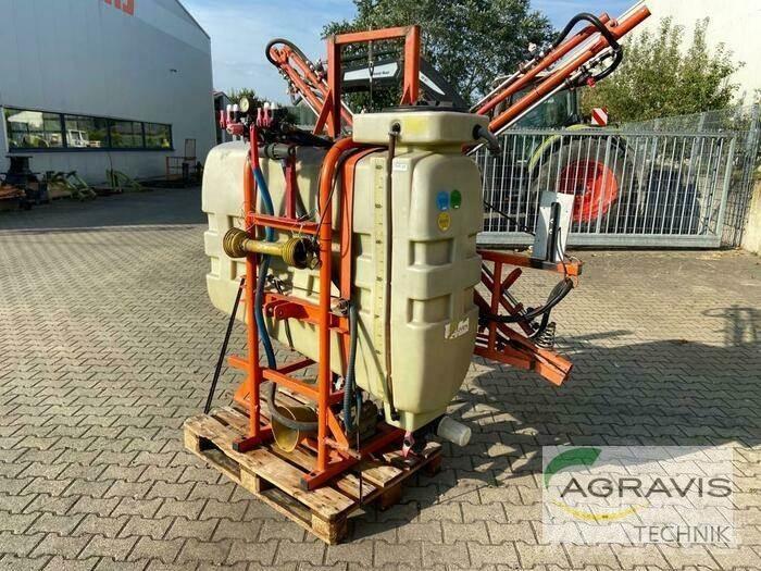Douven 600 L 牵引式喷雾机