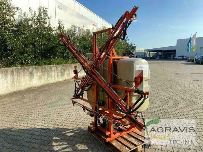 Douven 600 L 牵引式喷雾机