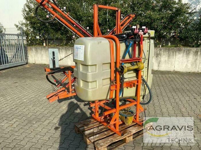 Douven 600 L 牵引式喷雾机