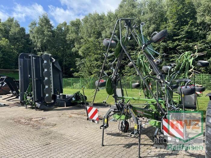 Fendt Lotus 770 犁耙和摊草机