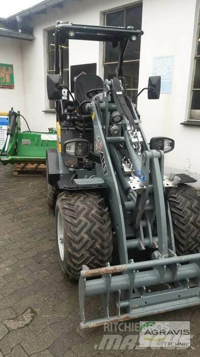 GiANT G2200E-3 轮式装载机