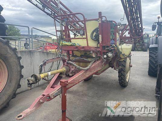 Hardi Commander 2200 牵引式喷雾机