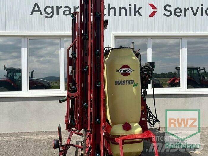 Hardi Master Plus 牵引式喷雾机