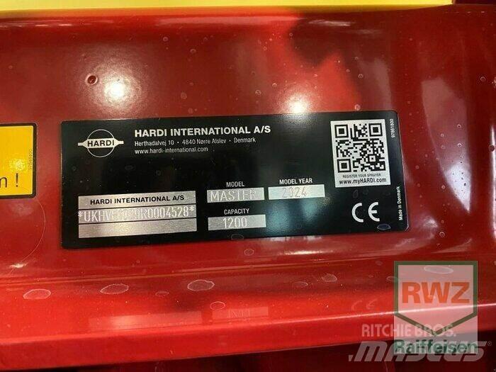 Hardi MASTER PRO 1200 牵引式喷雾机