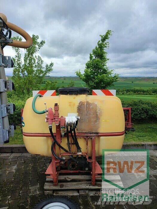 Holder 600Liter 牵引式喷雾机
