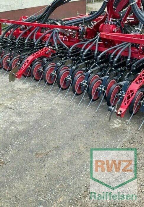 Horsch Pronto 6 DC 多功能条播机
