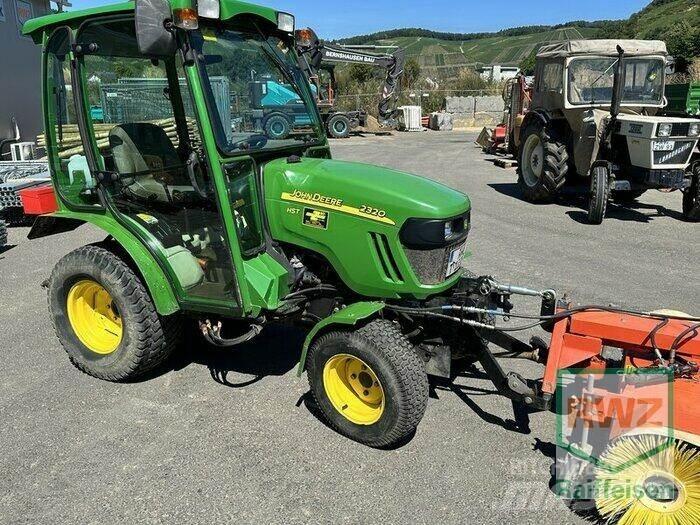 John Deere 2320 小型拖拉机