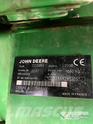 John Deere 328 A 割草机