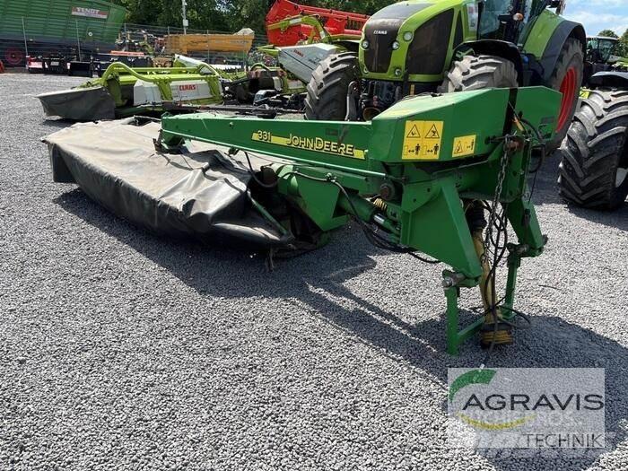 John Deere 331 割草机