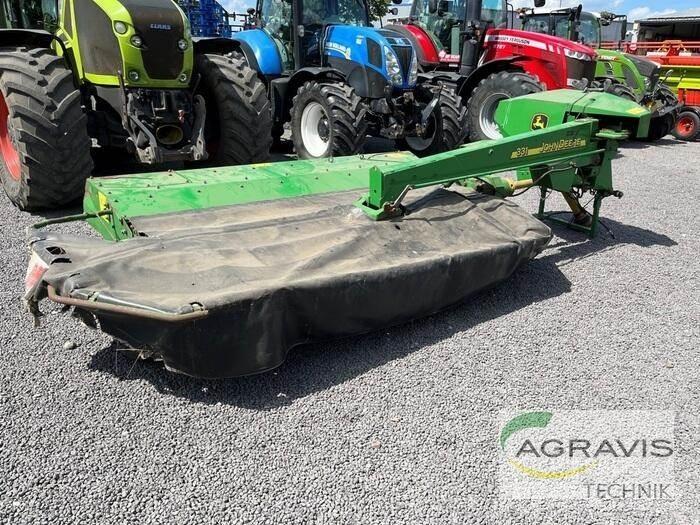John Deere 331 割草机