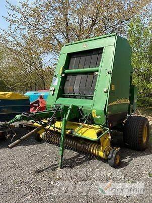 John Deere 592 MAXICUT 圆捆打捆机