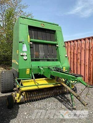 John Deere 592 MAXICUT 圆捆打捆机