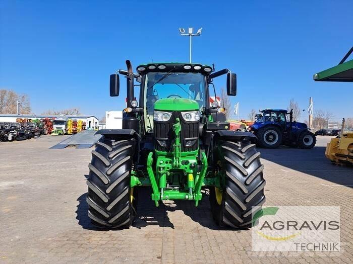 John Deere 6215 R 拖拉机/农用车