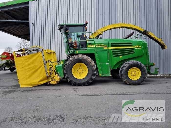 John Deere 7400 自走式青贮饲料收割机