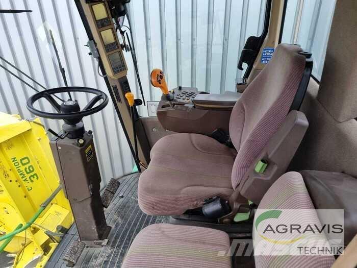 John Deere 7400 自走式青贮饲料收割机