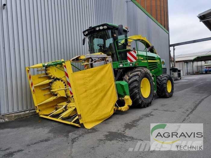 John Deere 7400 自走式青贮饲料收割机