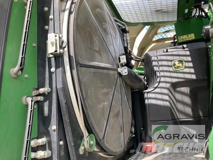 John Deere 8600 I 自走式青贮饲料收割机
