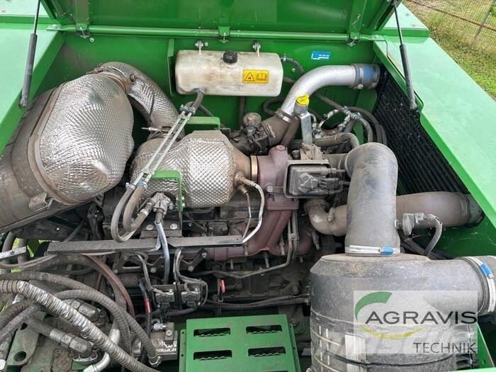 John Deere W 330 联合收割机