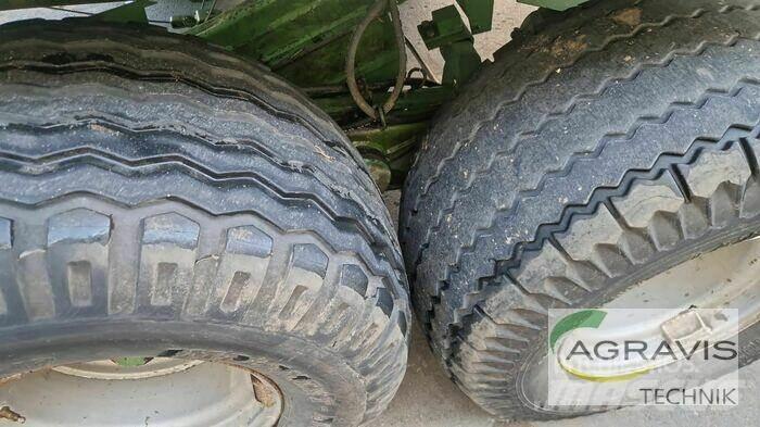 Krone BIG PACK 120-80 方捆打捆机