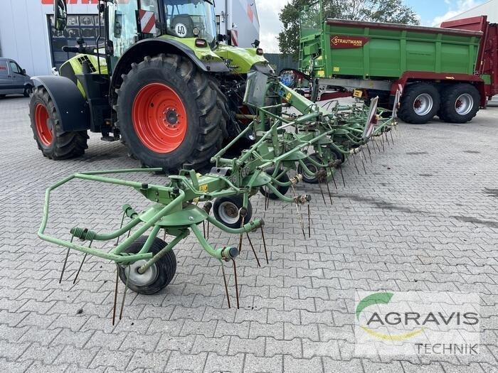 Krone KW 8.80/8 犁耙和摊草机
