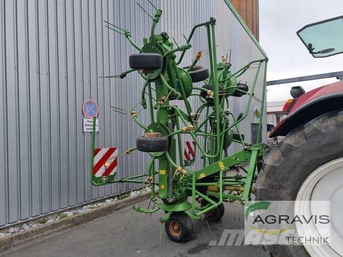 Krone KW 8.82 犁耙和摊草机