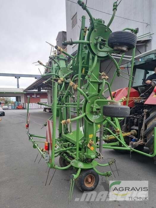 Krone KW 8.82 犁耙和摊草机