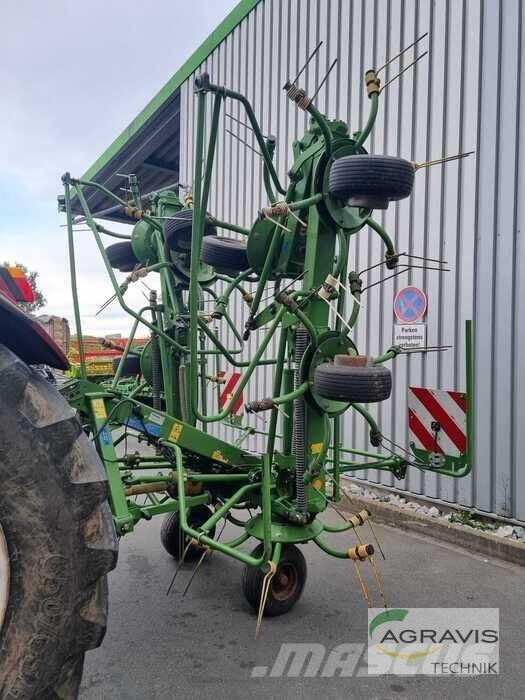 Krone KW 8.82 犁耙和摊草机
