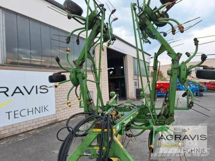 Krone KWT 10.50/8X7 犁耙和摊草机