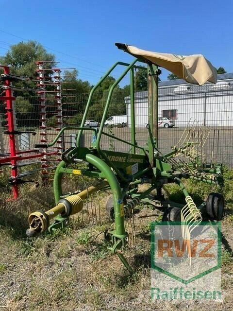 Krone Swadro 38 犁耙和摊草机