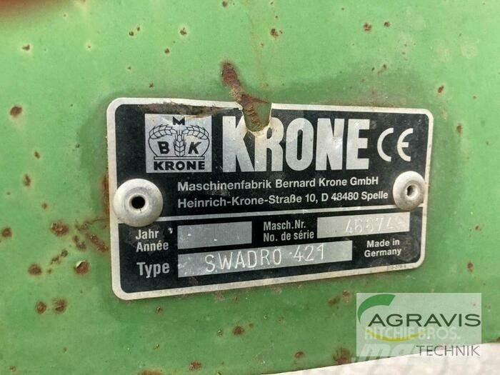 Krone SWADRO 421 犁耙和摊草机
