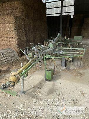 Krone SWADRO 710/26T 犁耙和摊草机