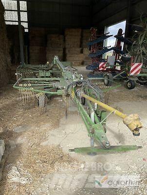 Krone SWADRO 710/26T 犁耙和摊草机
