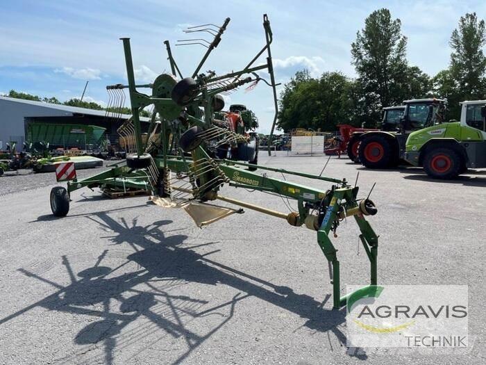 Krone SWADRO 810 犁耙和摊草机