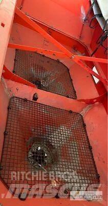 Kuhn Axis 40.1W 矿物肥料撒播机