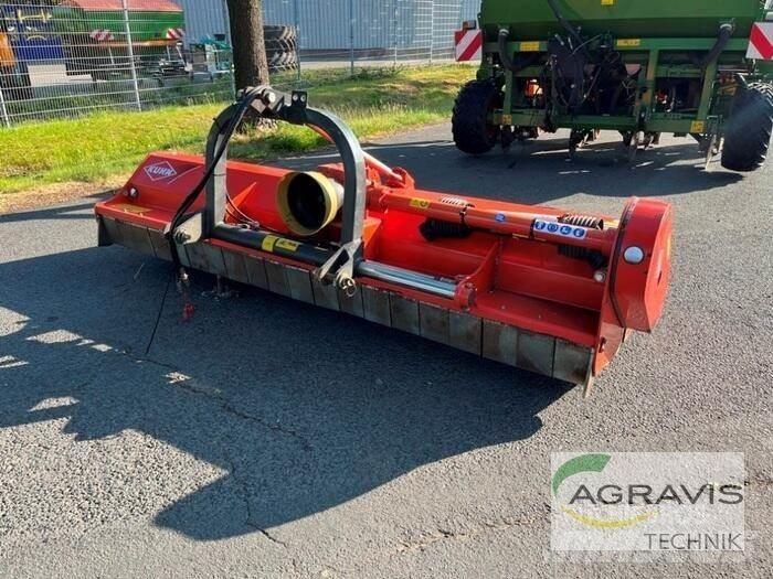 Kuhn BP 28 牧场割草机和切顶器