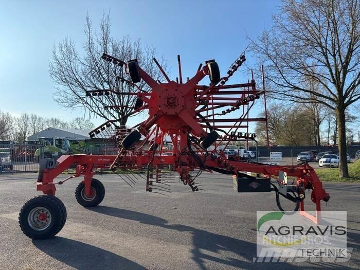 Kuhn GA 8521 犁耙和摊草机
