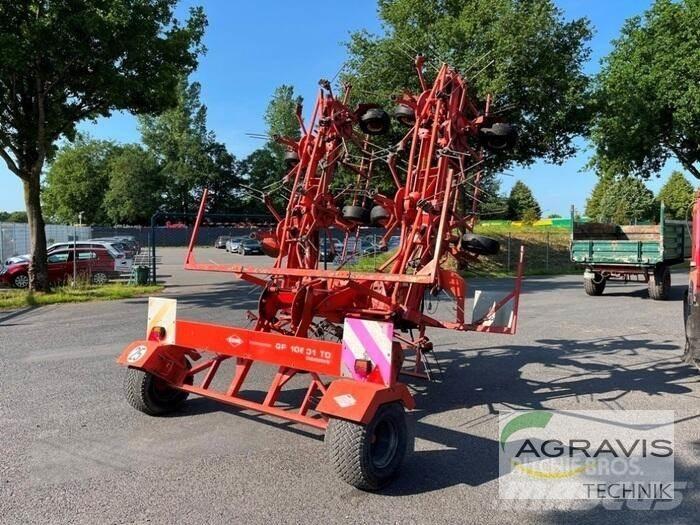 Kuhn GF 10601 TO 犁耙和摊草机