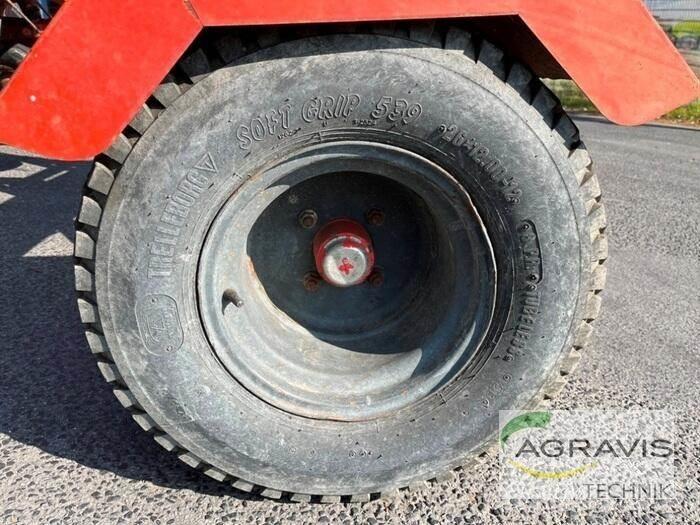 Kuhn GF 10601 TO 犁耙和摊草机