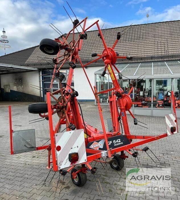 Kuhn GF 642 犁耙和摊草机