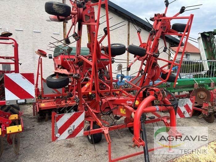 Kuhn GF 8501 MH 犁耙和摊草机