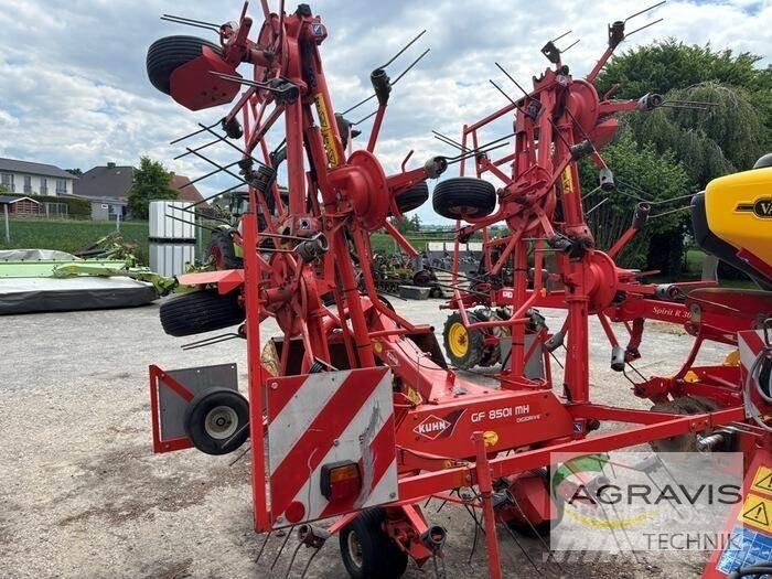 Kuhn GF 8501 MH 犁耙和摊草机
