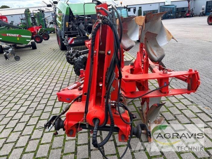 Kuhn VARI-MASTER 152 双向犁
