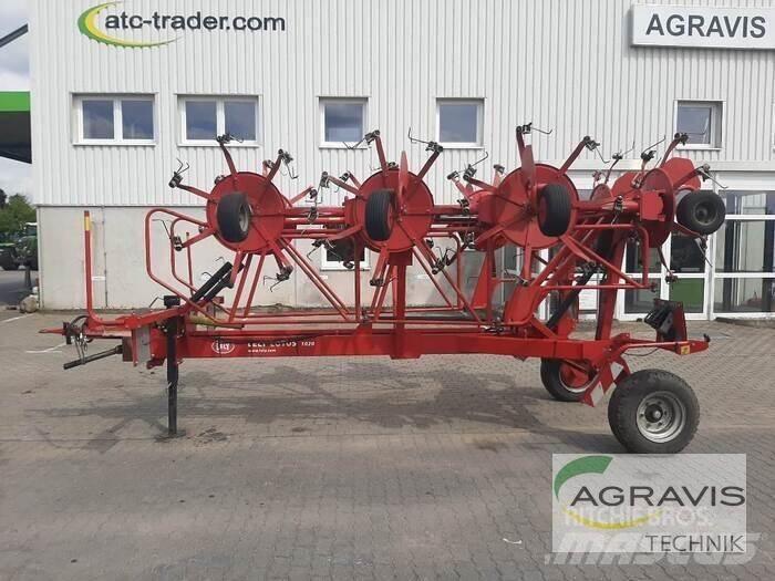 Lely LOTUS 1020 犁耙和摊草机
