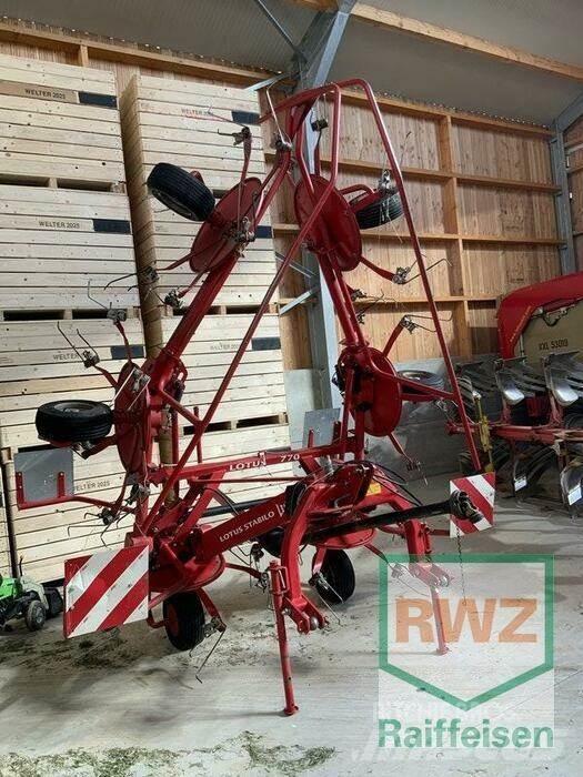 Lely Lotus 770 犁耙和摊草机