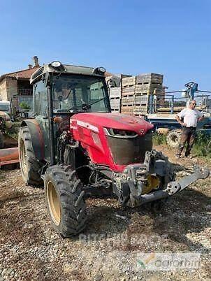 Massey Ferguson 3710 F 拖拉机/农用车