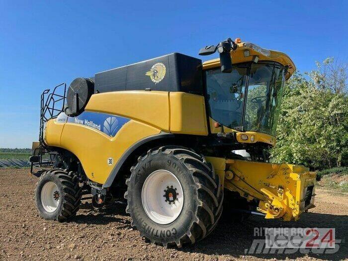 New Holland CR 9070 联合收割机